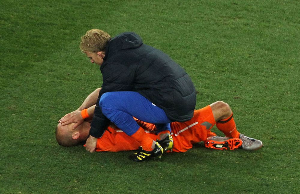 Probleme mari pentru Sneijder și Kuyt! Finaliștii Mondialului din 2010 cu Olanda, investigați într-un dosar cu pariuri ilegale_3