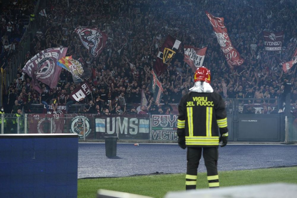 Scandal imens în Italia! Trei fani ar fi fost înjunghiați în afara stadionului Olimpico la întâlnirea dintre Lazio și Salernitana_5