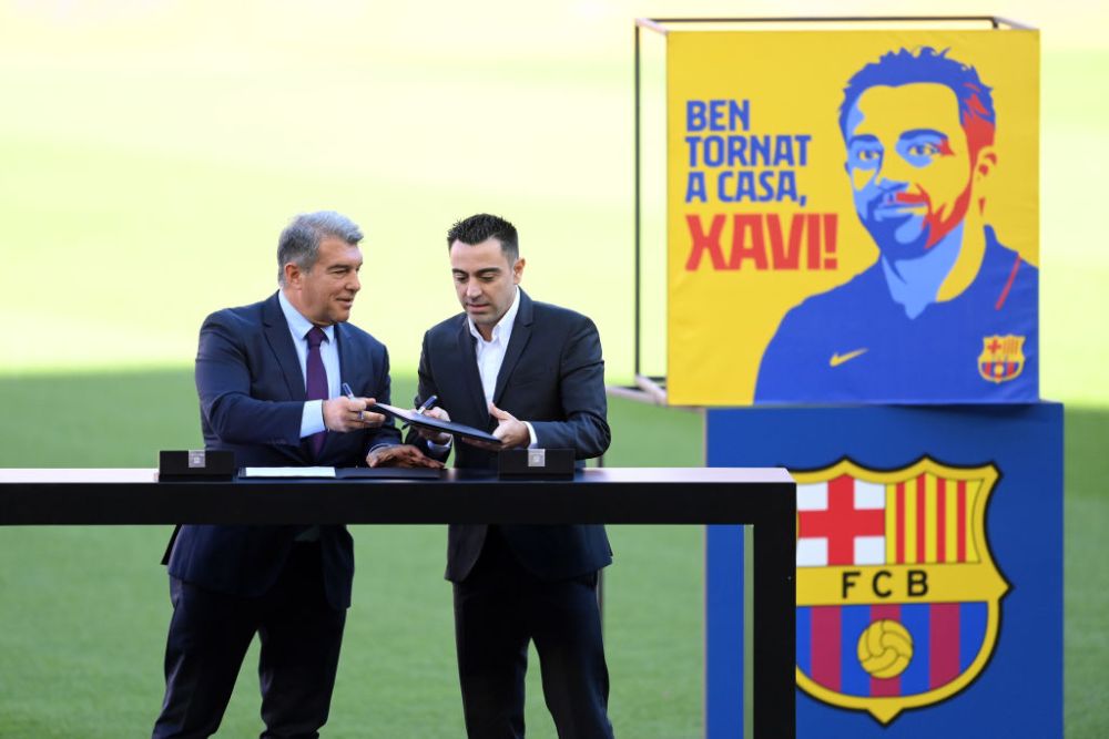 Legenda s-a întors acasă: Xavi, prezentat oficial ca noul antrenor al Barcelonei! Fanii i-au scandat numele + primele declarații_1