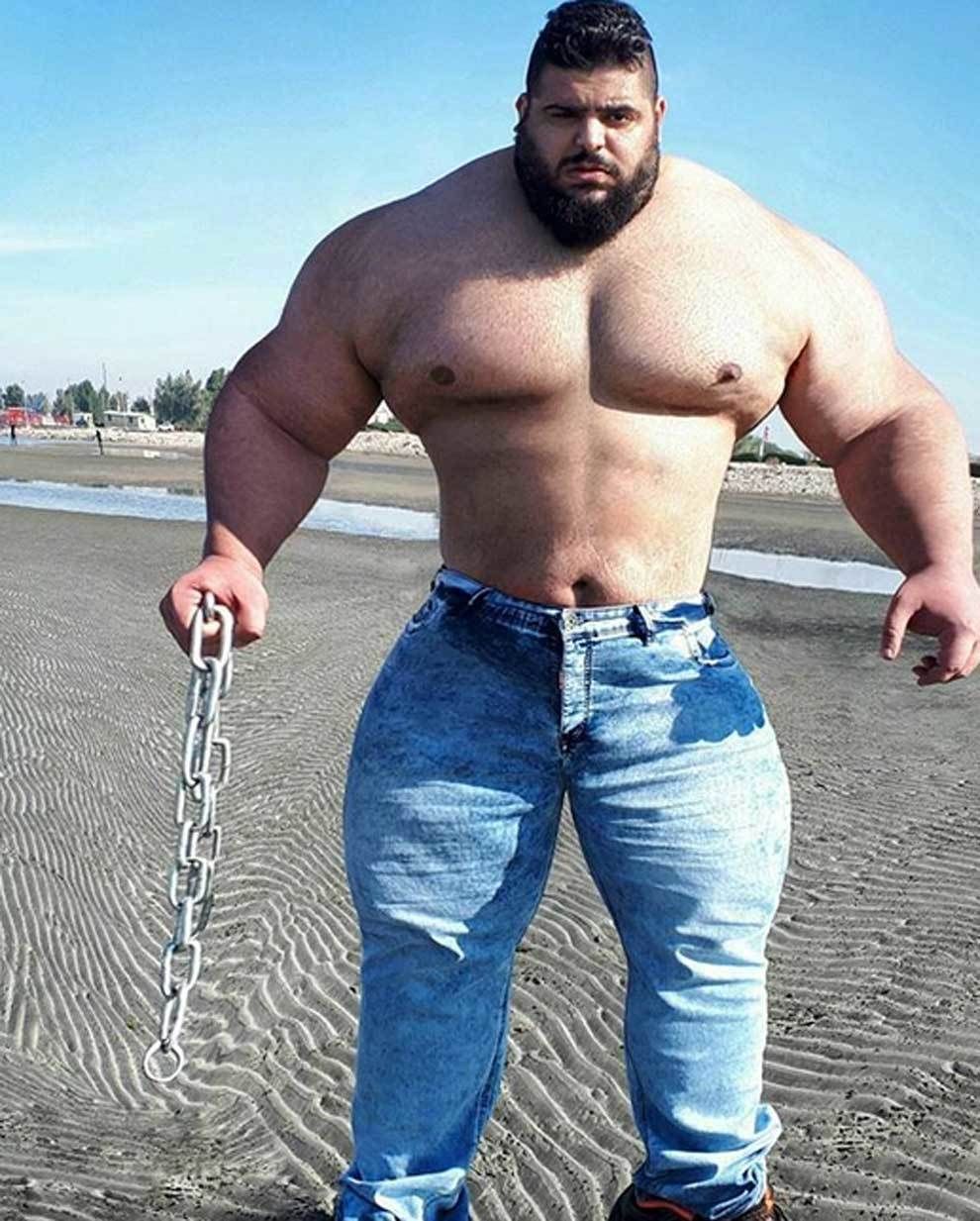 Încleștarea titanilor! ”Cel mai înfricoșător om din lume” se luptă cu ”Hulk din Iran”_8