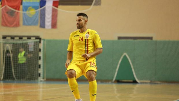 
	Primul stranier naturalizat din istoria fotbalului românesc a ajuns la 50 de selecții și este căpitanul naționalei
