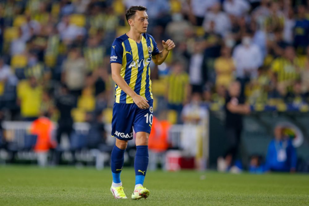 „Regele asisst-urilor” nu își mai revine! Mesut Ozil în conflict cu antrenorul de la Fenerbahce_3