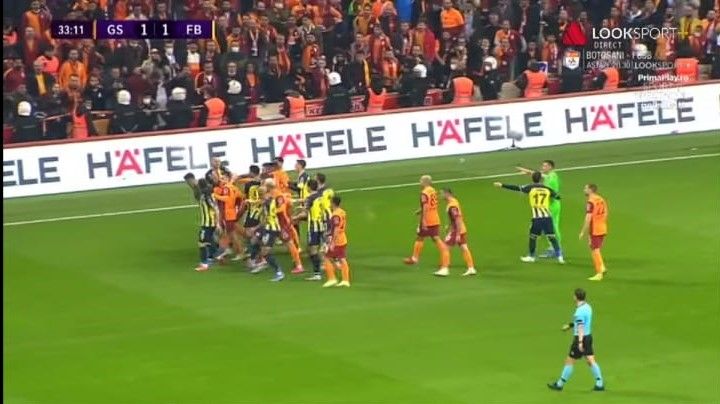 Galatasaray - Fenerbahce 1-2 | Moruțan, pasă decisivă de gol. Crespo dă lovitura Galatei în minutul 94_6