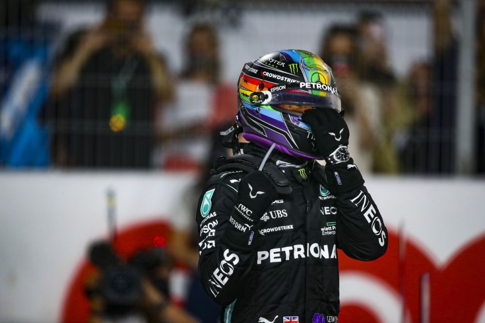 Lewis Hamilton a gonit spre primul loc în Marele Premiu al Qatarului. Locul ocupat de Max Verstappen_1