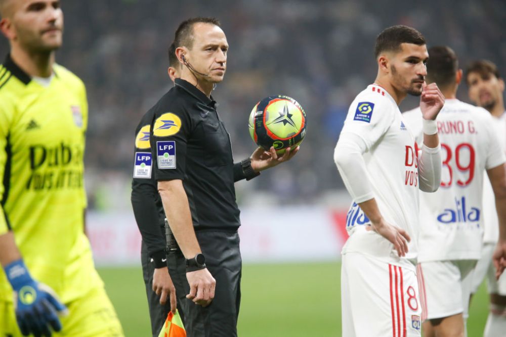 UPDATE | Meciul Lyon-Marseille a fost suspendat. Partida a fost întreruptă în minutul 5: Payet a fost lovit în cap_7