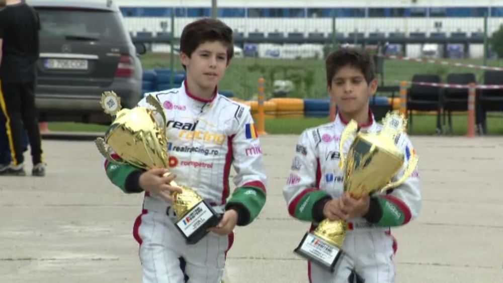 Un puști de 12 ani din România a reușit să câștige titlul mondial la karting, la categoria sa_3