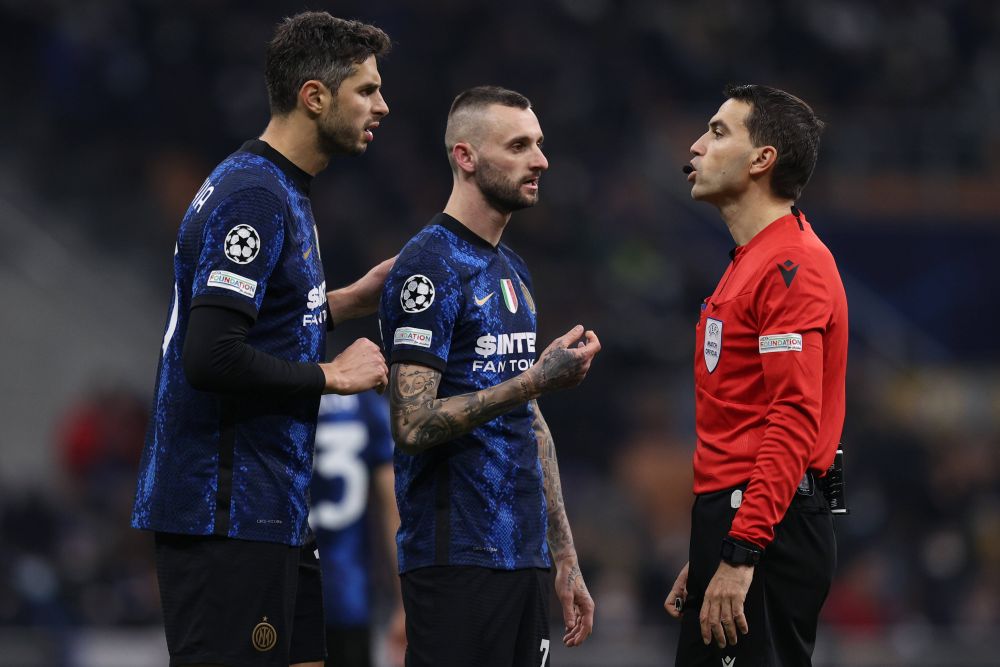 Ovidiu Hațegan, centrul furiei italienilor în meciul cu Shakhtar! I-a enervat pe fani după ce a anulat două goluri pentru Inter_6