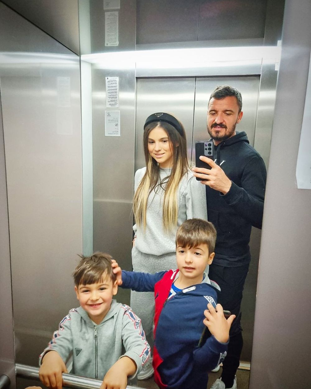 Constantin Budescu are o familie superbă. Cât de bine arată soția fotbalistului de la FCSB _17