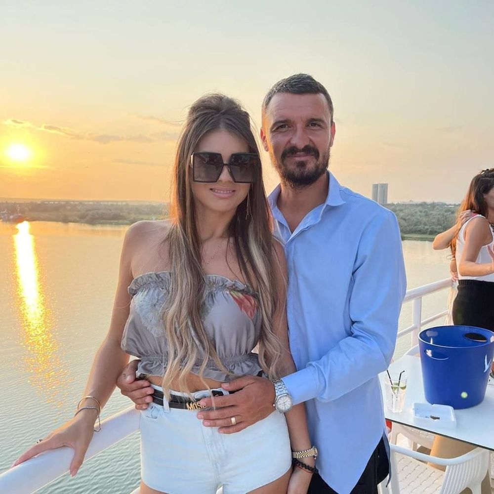 Constantin Budescu are o familie superbă. Cât de bine arată soția fotbalistului de la FCSB _3
