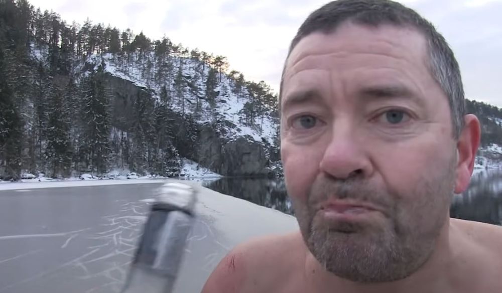 Și-a filmat sfârșitul tragic! Un cunoscut youtuber a murit după ce a căzut într-un lac înghețat _2