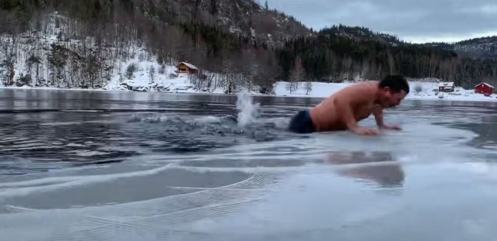 Și-a filmat sfârșitul tragic! Un cunoscut youtuber a murit după ce a căzut într-un lac înghețat _6
