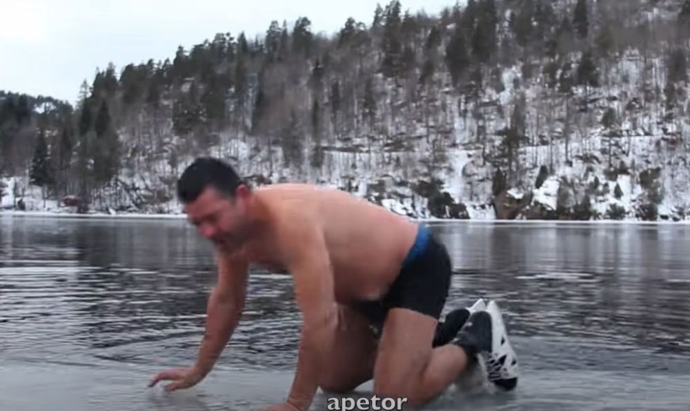 Și-a filmat sfârșitul tragic! Un cunoscut youtuber a murit după ce a căzut într-un lac înghețat _7