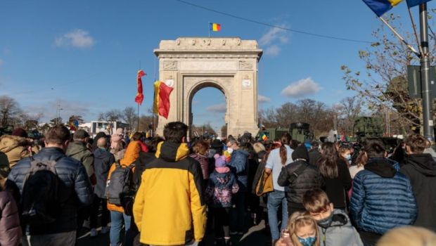 
	ZIUA NAȚIONALĂ | Care Covid-19? Mii de spectatori au urmărit pe viu parada de Ziua Națională
