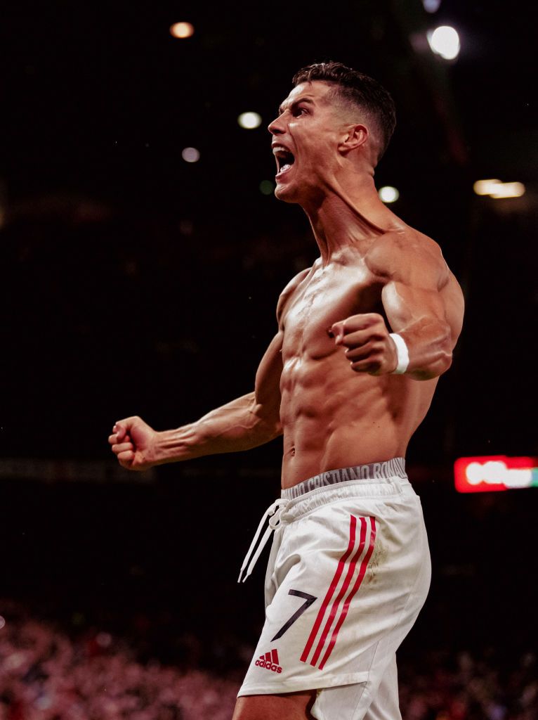 Replica lui Cristiano Ronaldo pentru France Football! A depășit borna de 800 de goluri în carieră în meciul cu Arsenal_1
