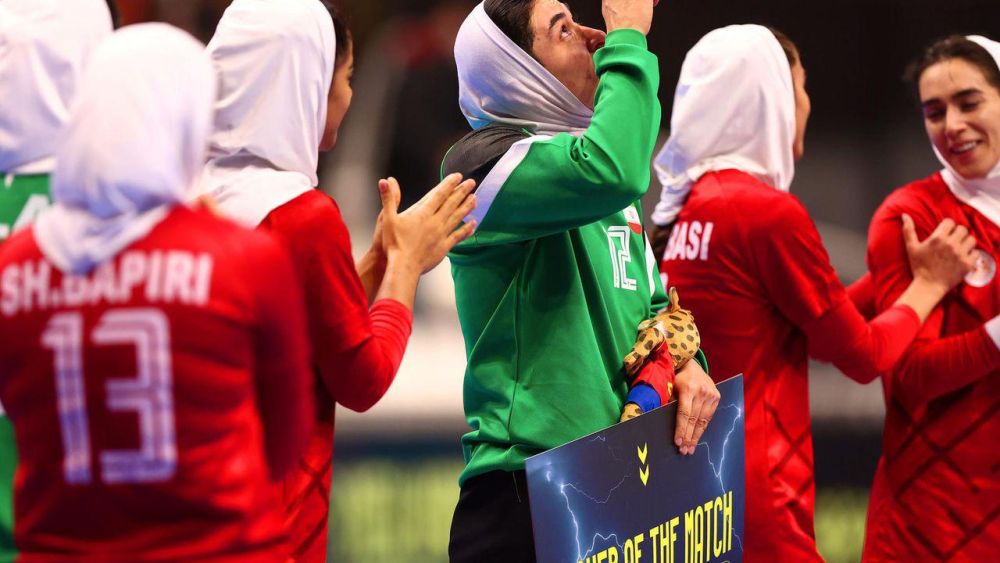 Moment emoționant la Mondialul din Spania: portarul Iranului, în lacrimi după ce a fost desemnat MVP în meciul cu Norvegia_1