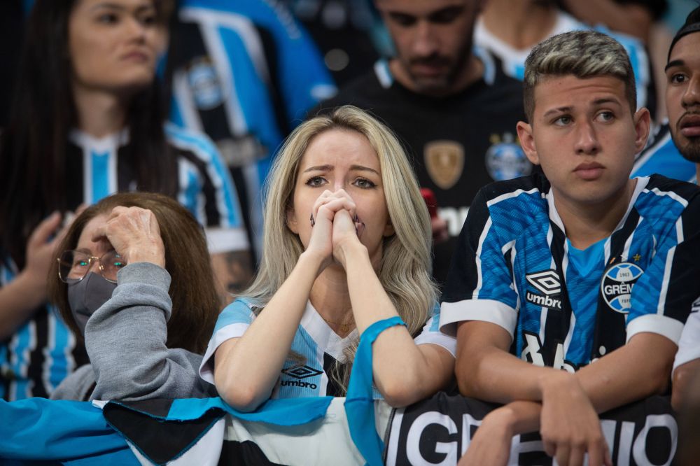 Imaginile momentului! Fanii lui Gremio, în lacrimi după ce echipa lor a retrogradat pentru a treia oară în istorie_6
