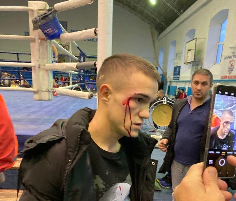 Imagini ireale: un tânăr boxer român, bătut de antrenor după ce a câștigat titlul! Reacția agresorului _2