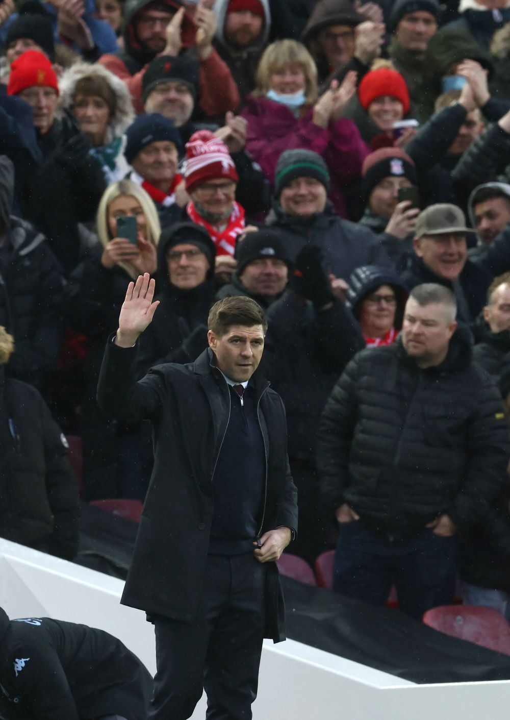 A erupt Anfield! Aplauze în picioare la revenirea lui Steven Gerrard pe stadionul lui Liverpool_1