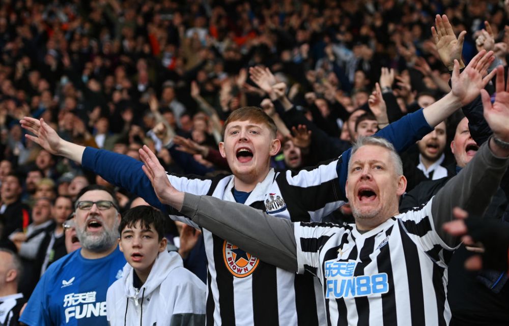 ”Bogații” de la Newcastle visează la Champions League, dar bate vântul retrogradării_2