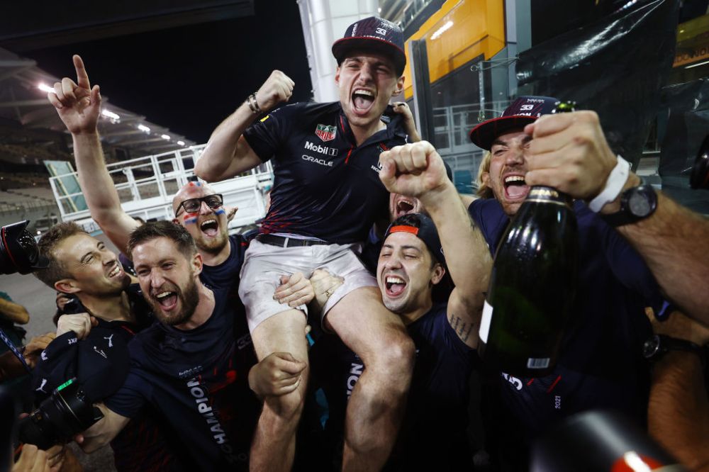 După muncă și răsplată! Max Verstappen va avea un salariu uriaș în 2022, după ce a câștigat titlul mondial în Formula 1 _5