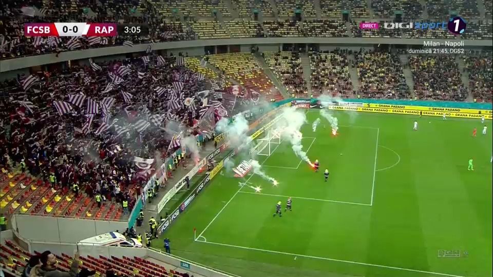Au dat foc „Arenei Naționale!” FCSB-Rapid, oprit de fanii care au aruncat torțe pe gazon. „Roș-albaștrii”, mesaj pentru Becali_5