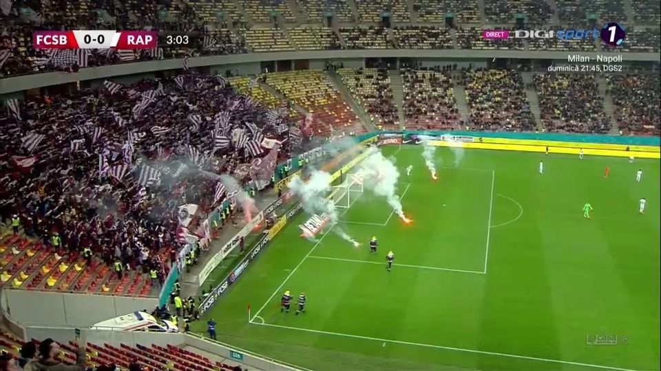 Au dat foc „Arenei Naționale!” FCSB-Rapid, oprit de fanii care au aruncat torțe pe gazon. „Roș-albaștrii”, mesaj pentru Becali_9