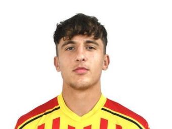 Un junior român de 17 ani a debutat la prima echipă a lui Lecce. Urmează întâlnirea cu Roma lui Mourinho!