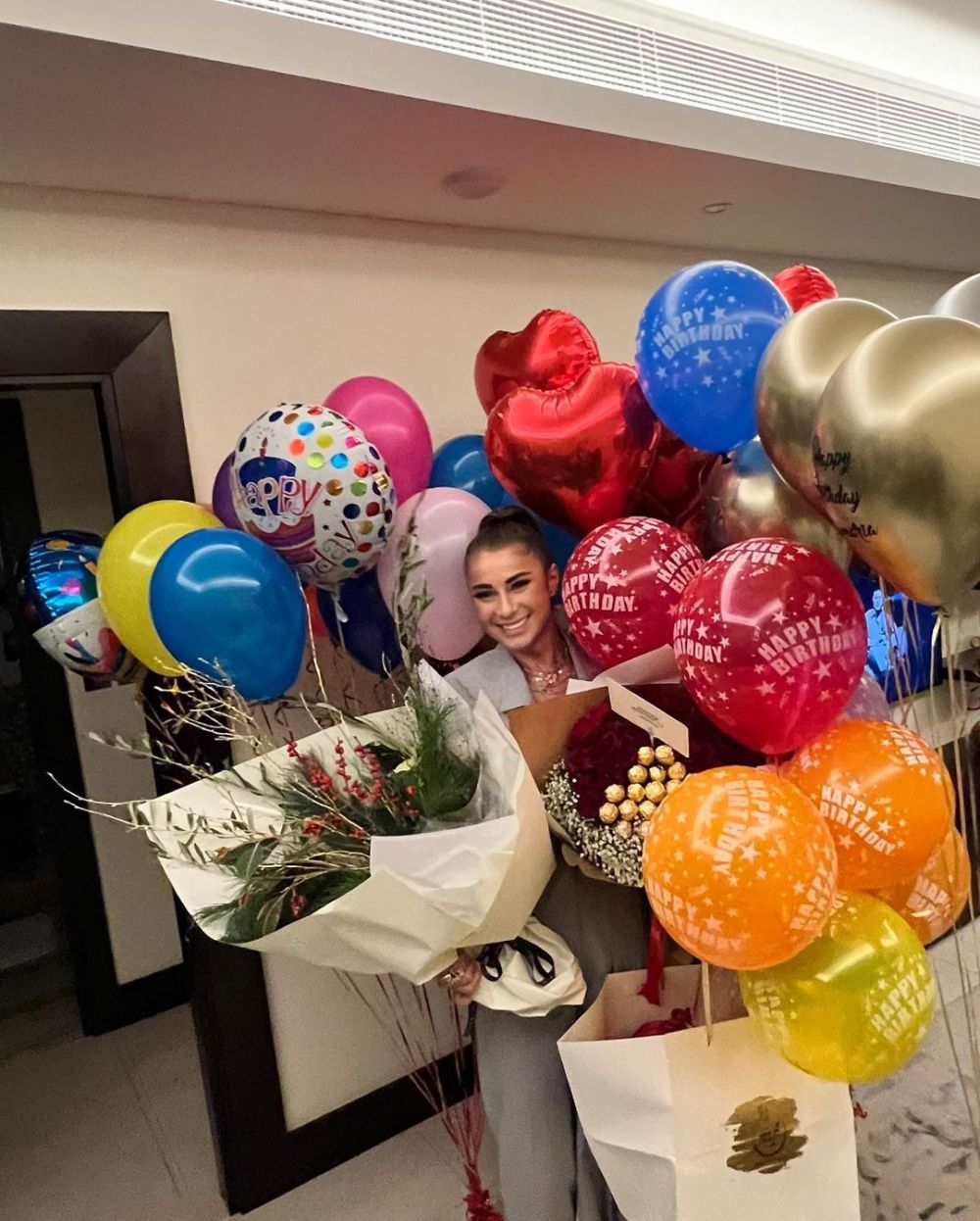 Anamaria Prodan, aniversare luxoasă la Burj Al Arab. A sărbătorit alături de prieteni într-un decor impresionant_14