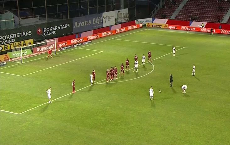 CFR Cluj - FC Argeş 1-0. Nouă victorii consecutive fără gol primit pentru campioană! Petrescu încheie perfect anul_3