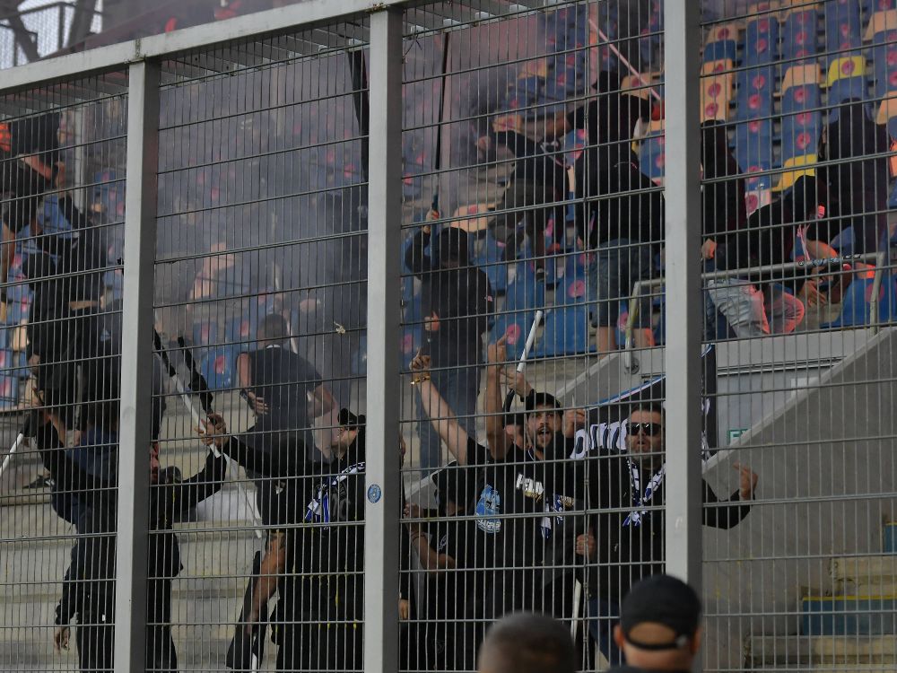Se încheie anul cu scandal la FCU Craiova! Banner-ul afișat de fani la meciul cu CS Mioveni_2