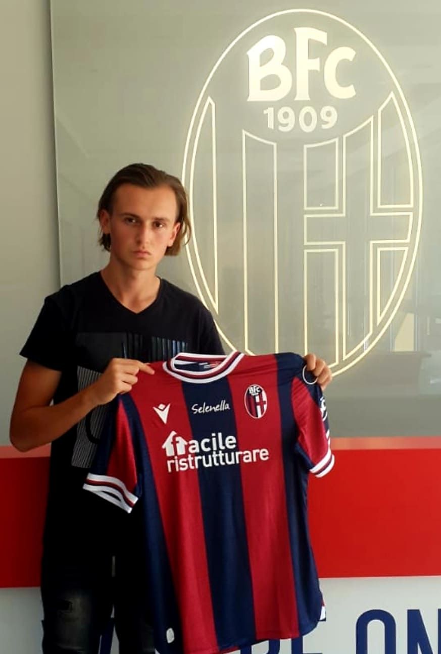 Povestea juniorului român antrenat de Mihajlovic la Bologna: le-a refuzat pe Milan și Inter, iar tatăl său a renunțat la tot pentru cariera fiului_5
