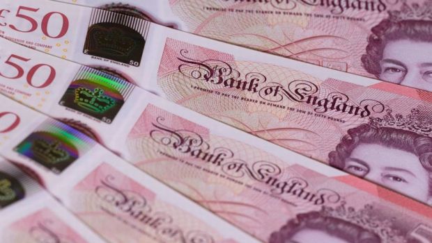 
	Un român, condamnat în Anglia, după ce fusese prins cu bancnote false în valoare de peste un milion de lire sterline!
