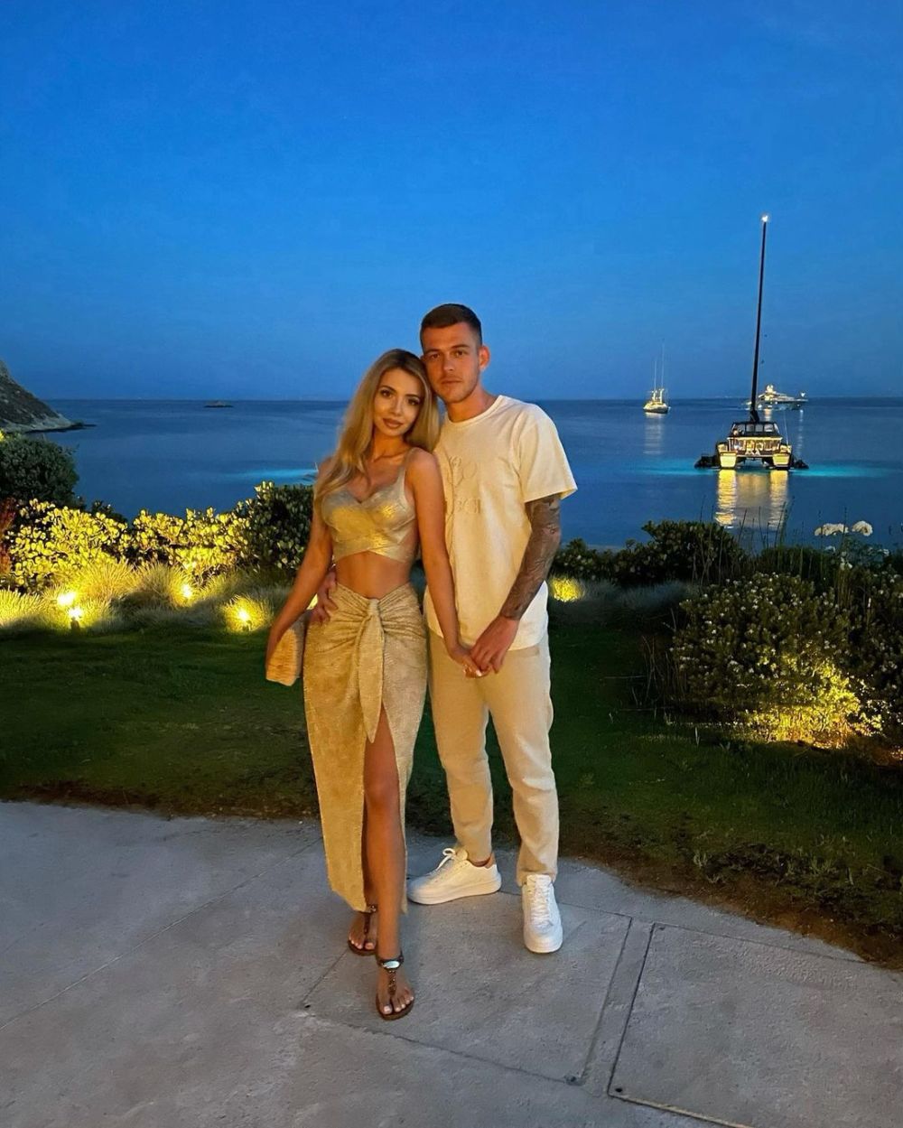 Alexandru Cicâldău, vacanță în Dubai alături de partenera lui. Bianca a făcut senzație cu ținuta sa, de Revelion_37