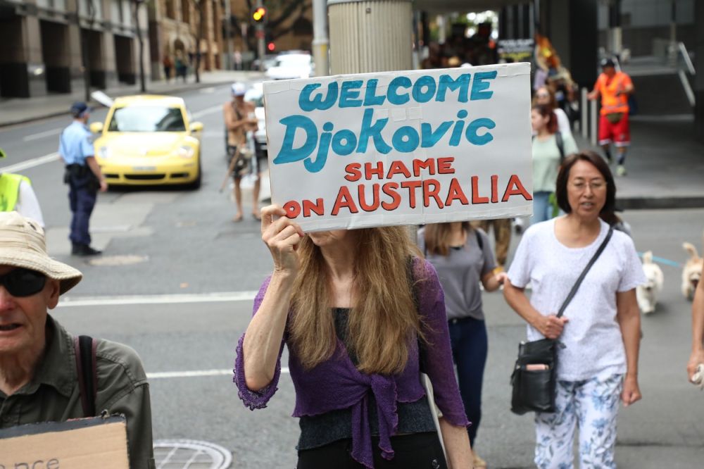 Cu ce pancarte au ieșit pe străzi, în Sydney, fanii lui Novak Djokovic _4