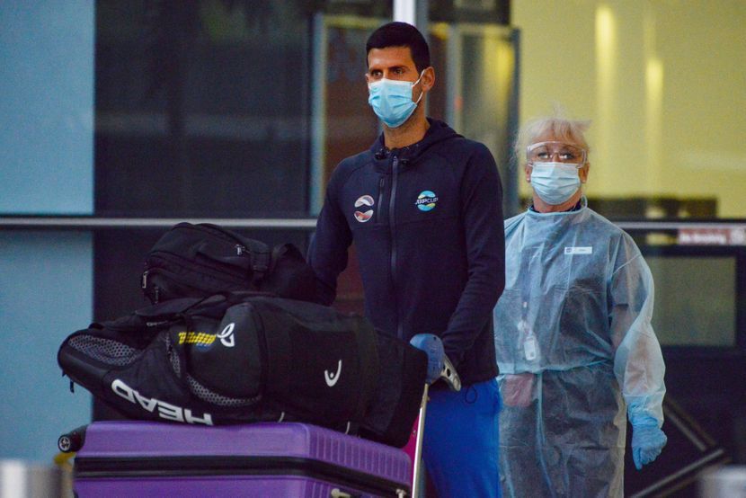 Primele imagini cu Novak Djokovic, dus din nou în detenție: când va avea loc procesul final_2