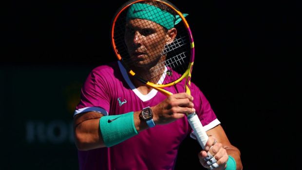 
	Motivat de absența lui Djokovic: Nadal a făcut spectacol în primul meci câștigat la Australian Open. Lovitura turneului?
