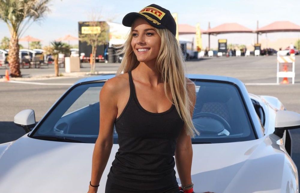 "O altă blondă fraieră!". Pilotul de IndyCar care dărâmă stereotipuri, apariție spectaculoasă în vacanță _27