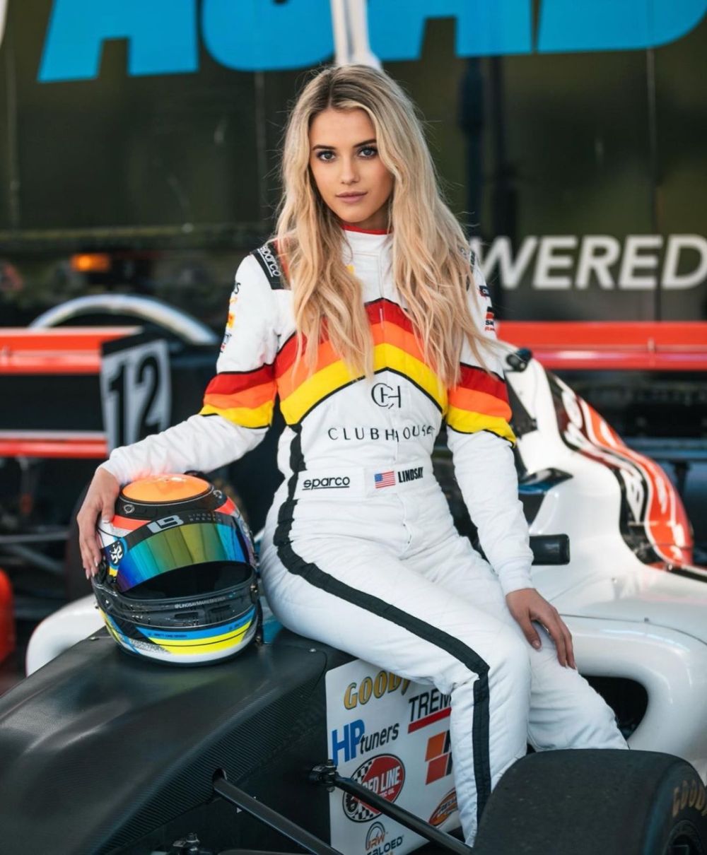 "O altă blondă fraieră!". Pilotul de IndyCar care dărâmă stereotipuri, apariție spectaculoasă în vacanță _7