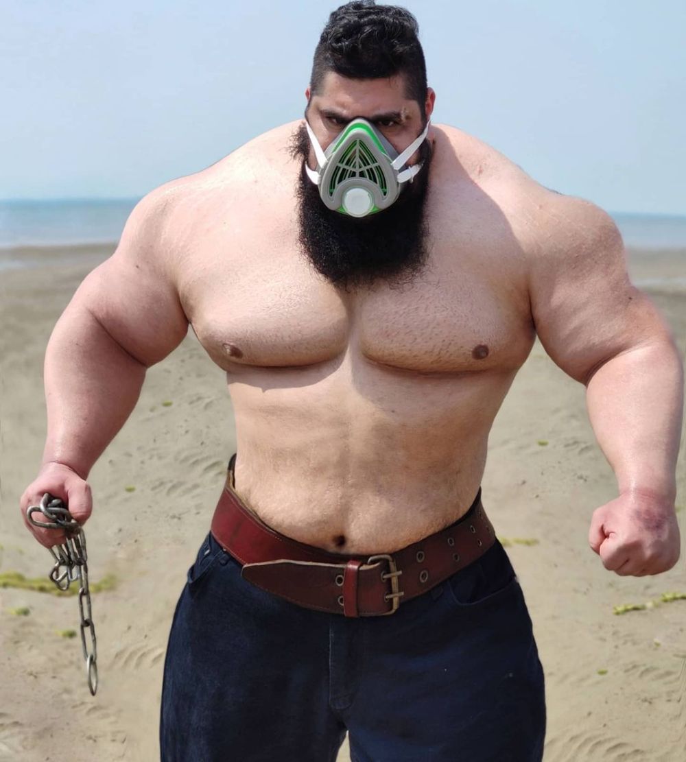 "Hulk din Iran" a postat imagini elocvente cu pregătirea pentru meciul contra "Celui mai înfricoșător om din lume"_13