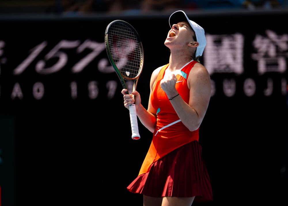 „The Lady in Red” Simona Halep a făcut spectacol în turul 1 la Melbourne, amintind de tenisul ofensiv prestat în 2018_1
