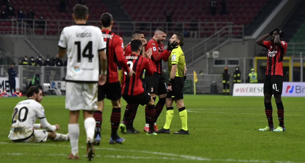 Eroare gravă în meciul lui Milan! Arbitrul va primi o suspendare drastică_3