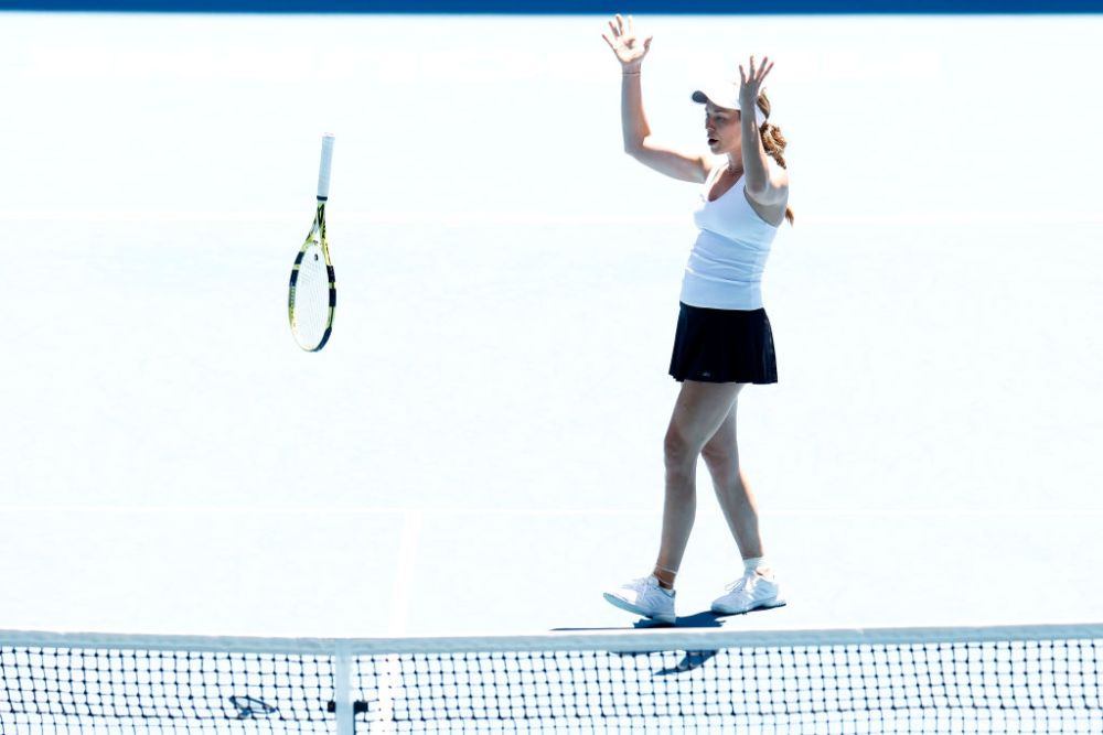 Când terenul de tenis devine circ: Danielle Collins, oponenta Simonei Halep, reacții isterice și gesturi animalice. Cum i-a speriat pe fani_2