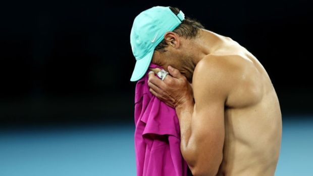 
	Nu l-ai mai văzut așa pe Rafael Nadal niciodată: tenismenul spaniol a plâns ca un copil după calificarea în finala AO 2022
