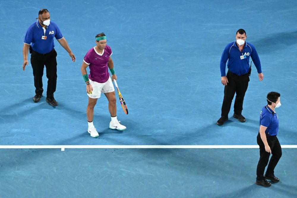 Jimmy Jump, tu ești? Un fan a intrat pe teren într-un moment critic al finalei Nadal - Medvedev de la Melbourne_13