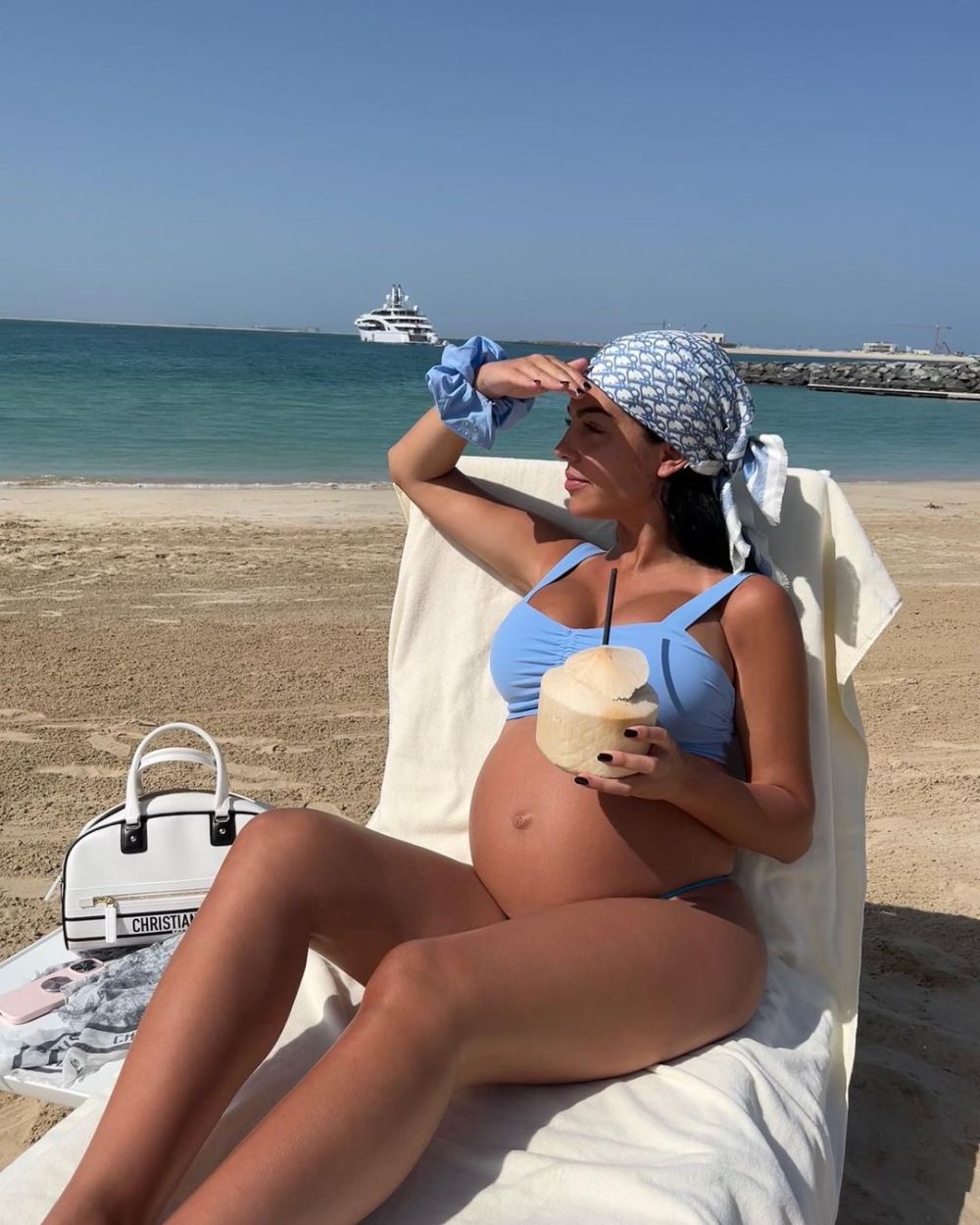 Georgina Rodriguez, imagini spectaculoase din Dubai. S-a pozat în costum de baie, însărcinată în ultimul trimestru cu gemeni_18