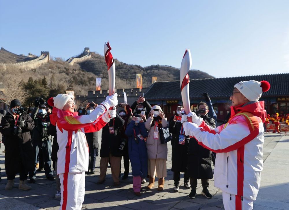”Cichicean” a dus flacăra olimpică lângă Marele Zid Chinesc! Milionarul de la Hollywood deține funcții politice în China comunistă_1
