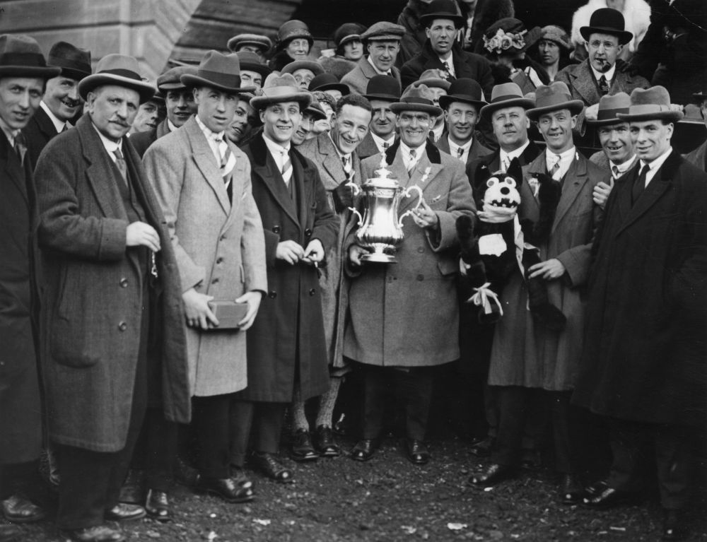 Poveștile FA Cup | Acum 99 de ani, până la 300.000 de fani asistau la finală. Calul Billie, salvator și imagine celebră_10