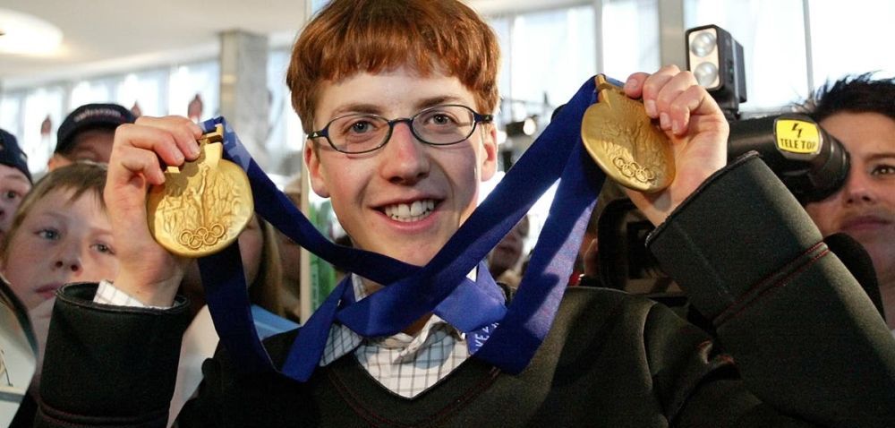 El este „Harry Potter” din ski jumping: elvețianul Simon Ammann are 4 medalii de aur în palmares și participă la a 7-a Olimpiadă _3
