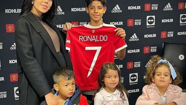 
	Fiul lui Cristiano Ronado a semnat cu Manchester United! Puștiul va purta tricoul cu numărul 7
