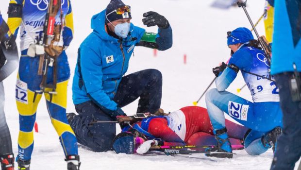 
	Momente dramatice la Jocurile Olimpice. O sportivă a leșinat după ce a trecut linia de sosire: adversarele au intervenit pe loc
